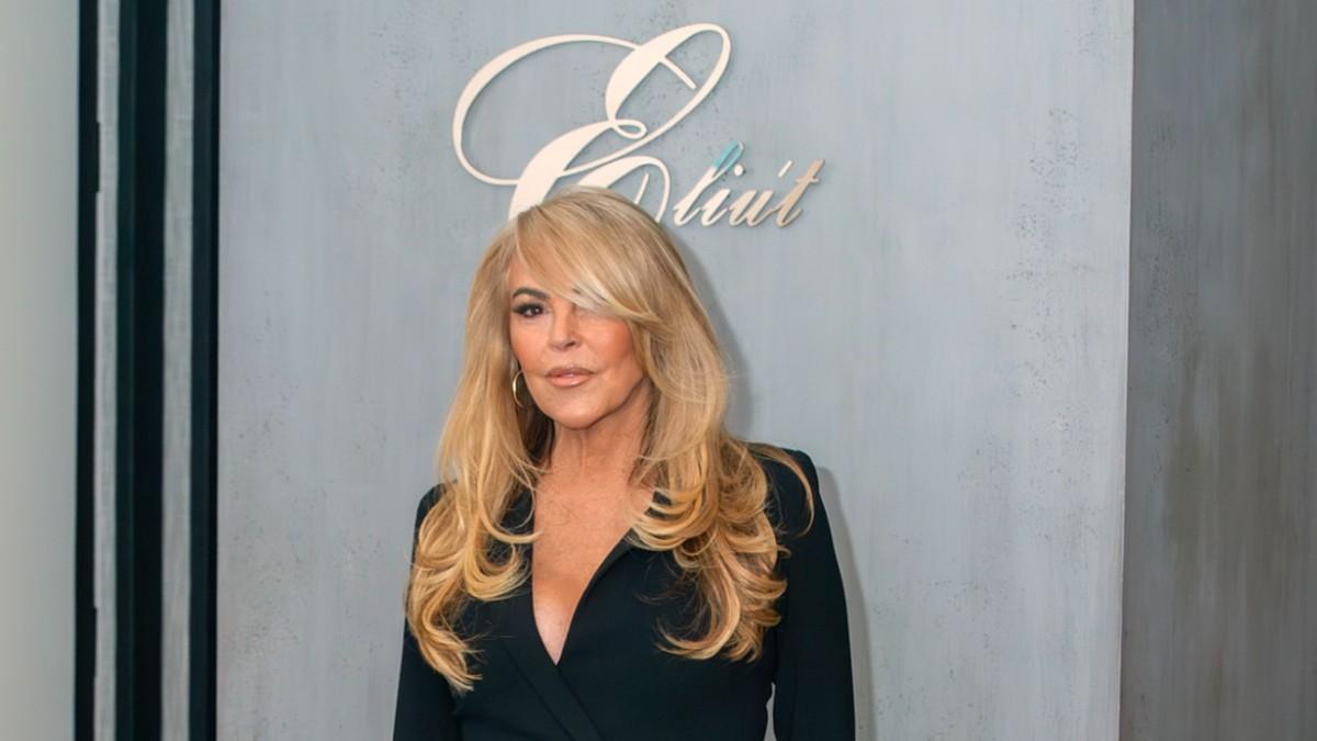 Photo of Dina Lohan.