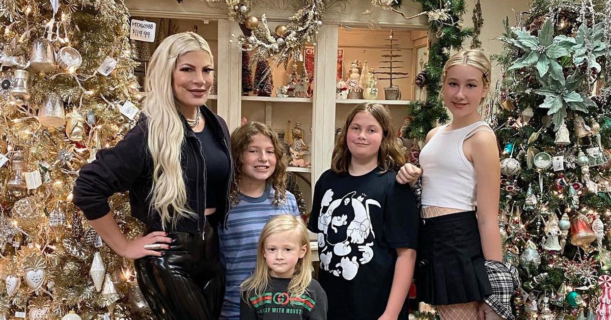 tori spelling shares christmas card without dean mcdermott split rumors mount