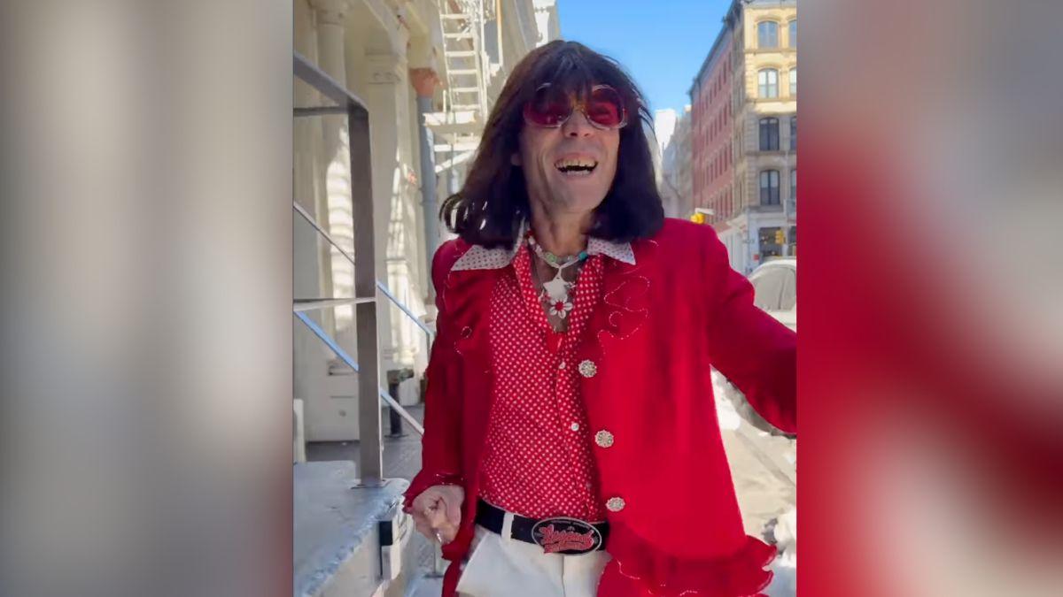 image of The singer would love to collaborate with Taylor Swift.