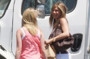 2010__07__Jennifer_Aniston_July30_main 300×196.jpg