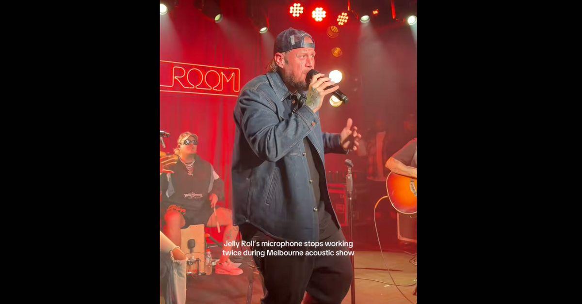 image of Jelly Roll showed off his weight loss on tour in Melbourne, Australia, this month.