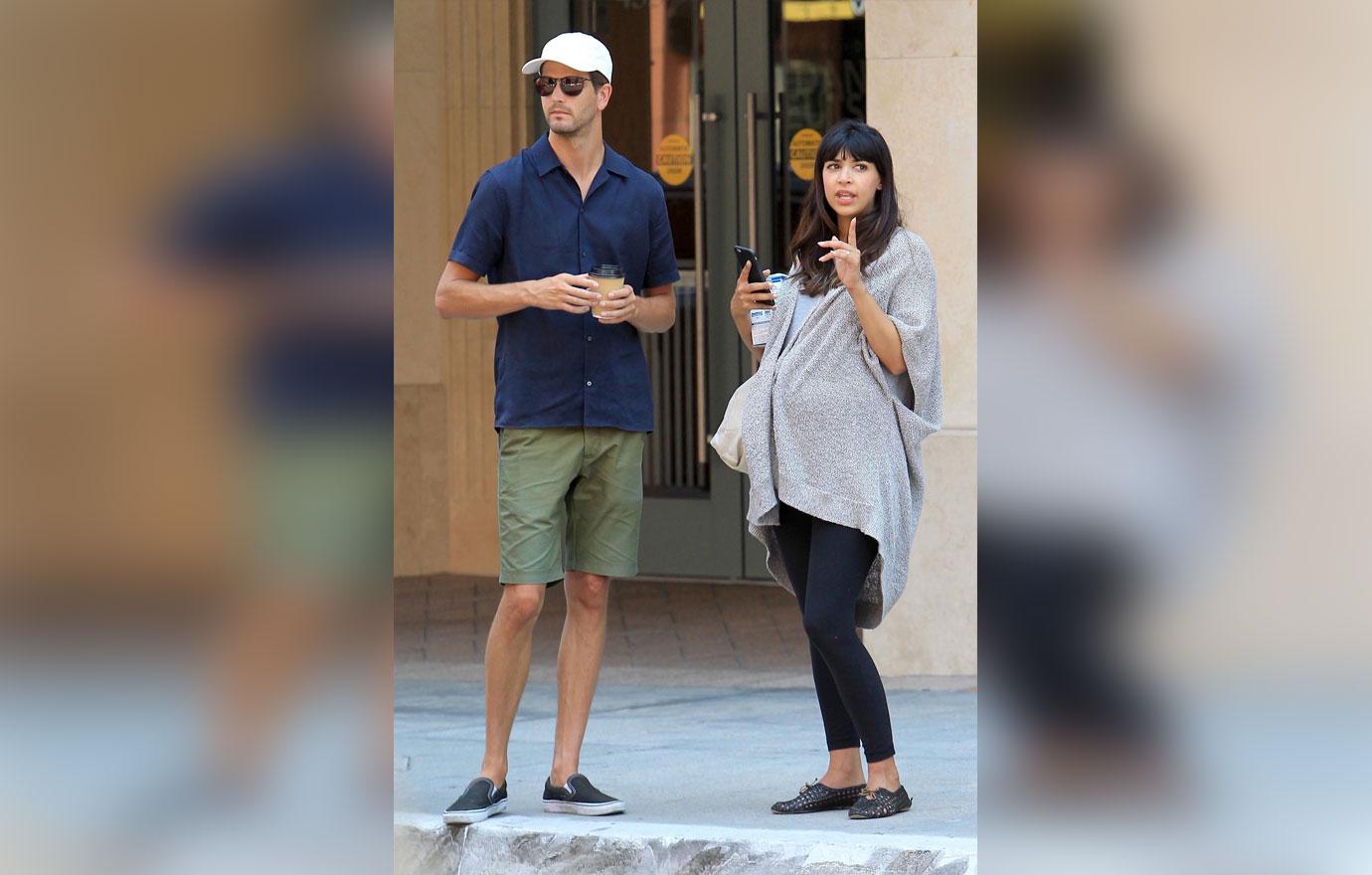 Hannah Simone Pregnant New Girl Photos 05