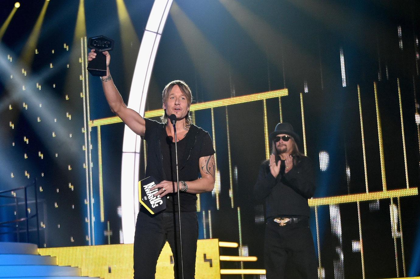 CMT Awards Keith Urban Carrie Underwood 07