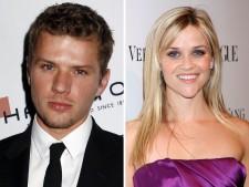 2010__04__Ryan_Phillippe_Reese_Witherspoon_April12newsne 225×169.jpg