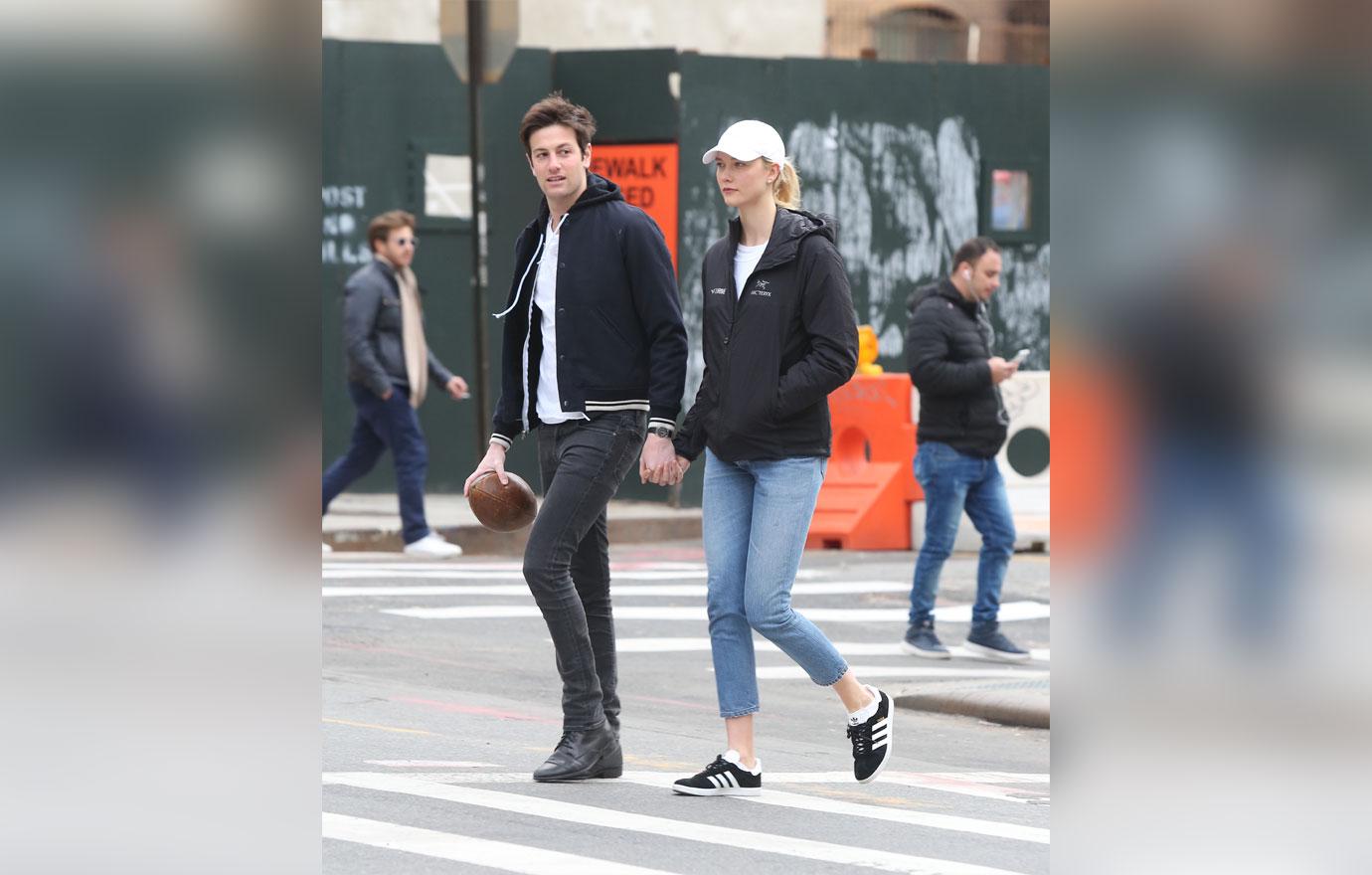 karlie kloss and josh kushner holding hands