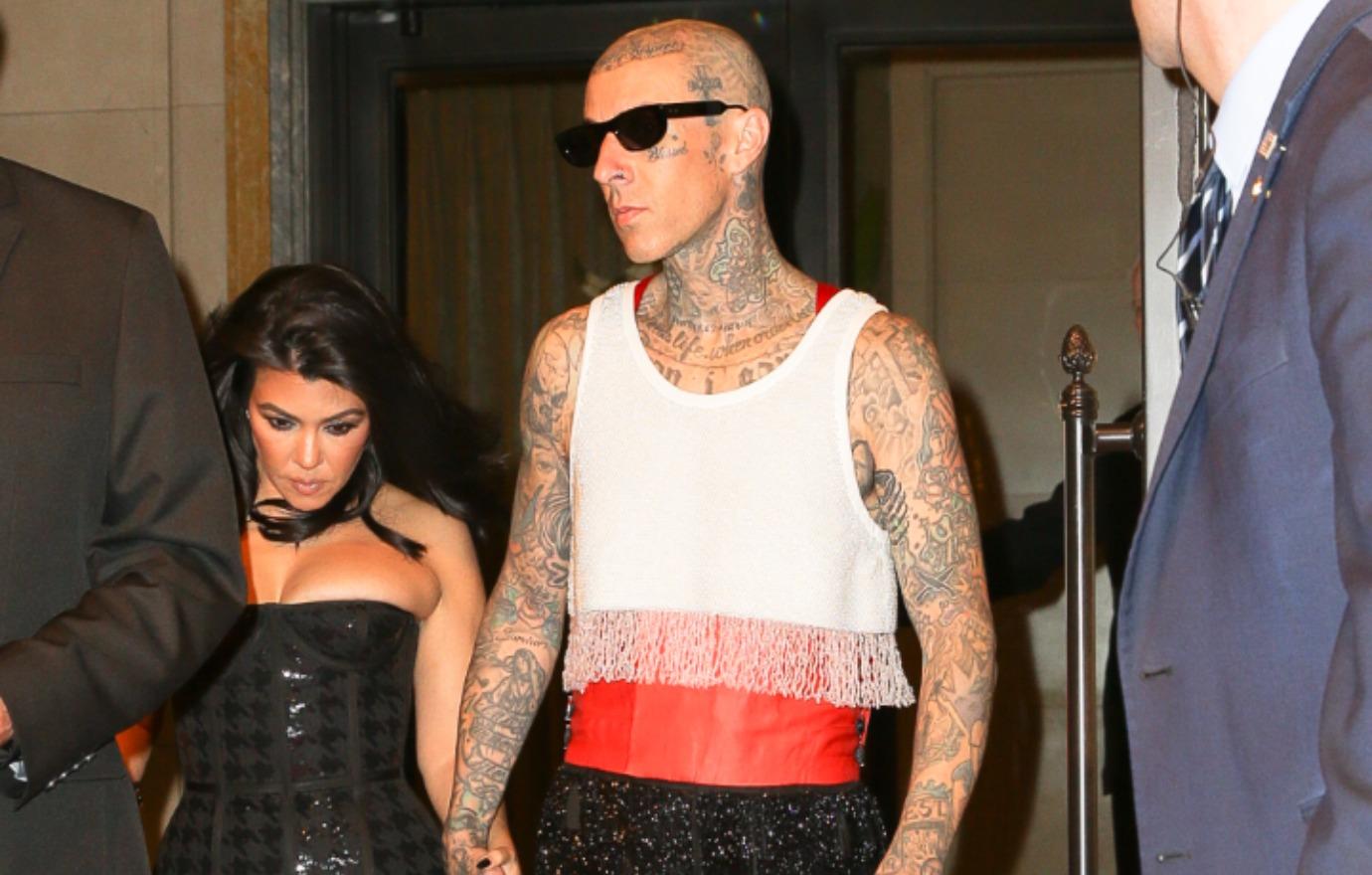 travis barker kourtney kardashian married courthouse wedding