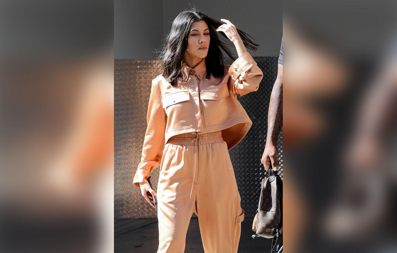 Kendall jenner kourtney kardashian opposite style 3