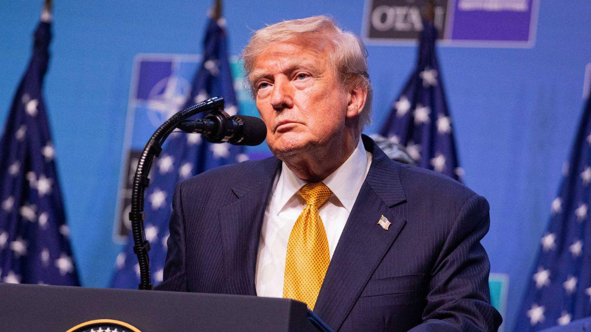 Image of The guest host compared Donald Trump's cognitive exams to works of fiction.