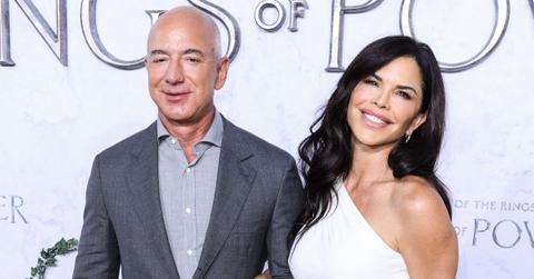 image of Jeff Bezos and Lauren sanchez