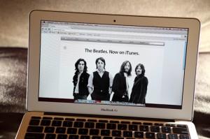 2010__11__Beatles_Apple_ITunes_Nov16newsne 300×199.jpg