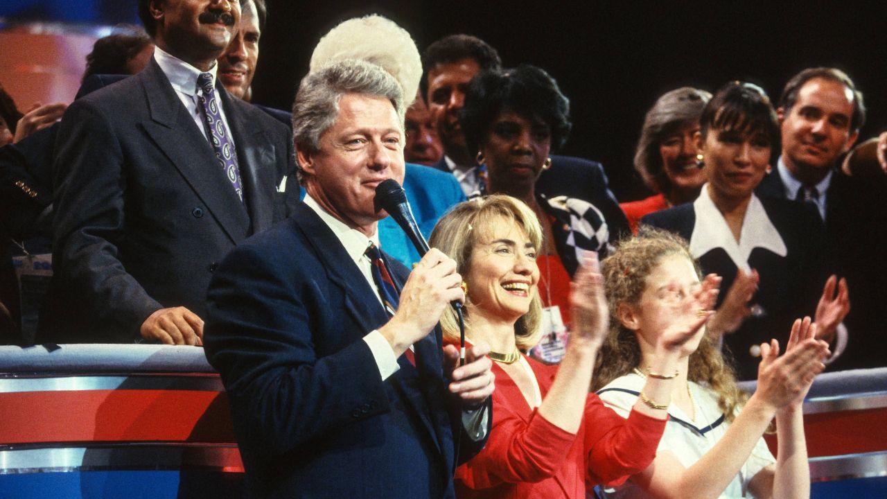 image of bill and Hillary Clinton 