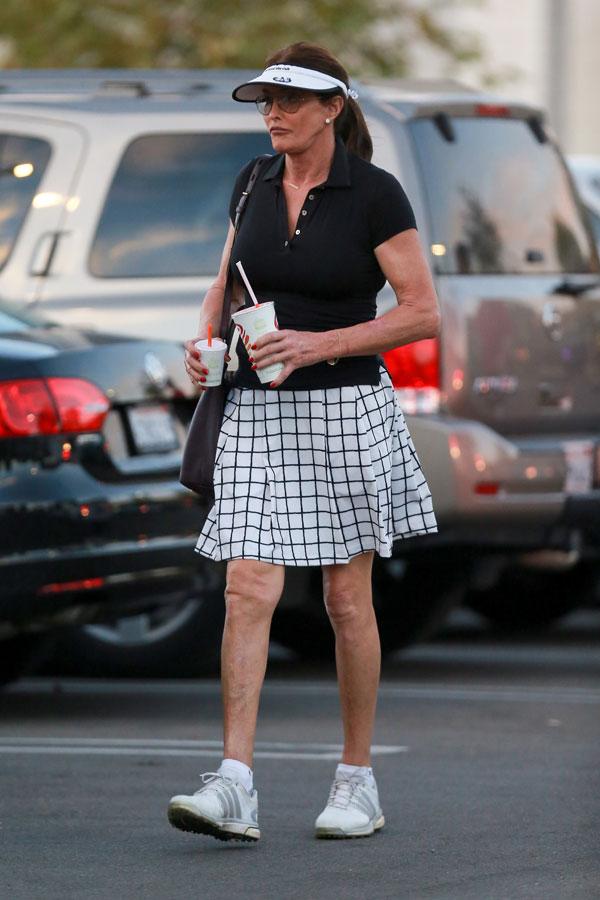 caitlyn jenner surgery knee lift legs