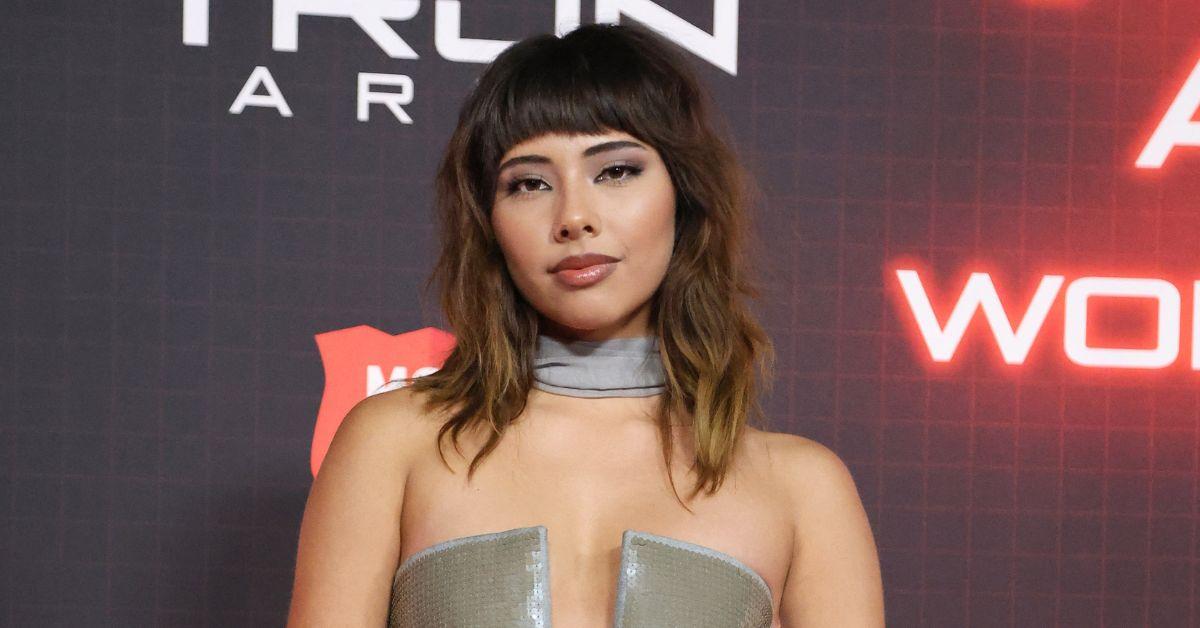 is robert irwin dating xochitl gomez inside their relationship