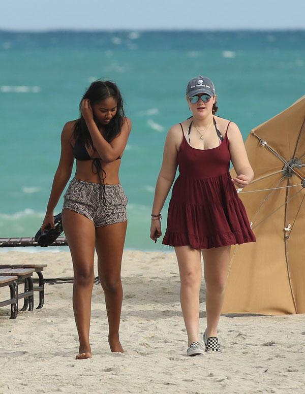 Sasha obama vacation miami 02