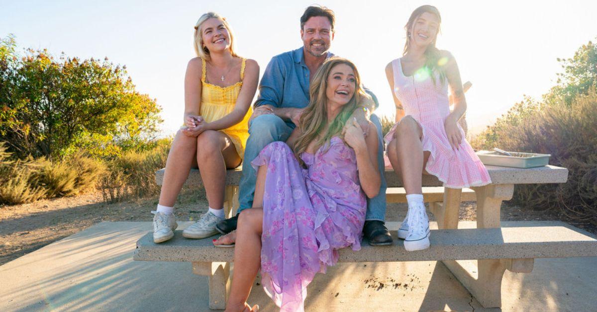 Photo of Denise Richards, her daughters and Aaron Phypers