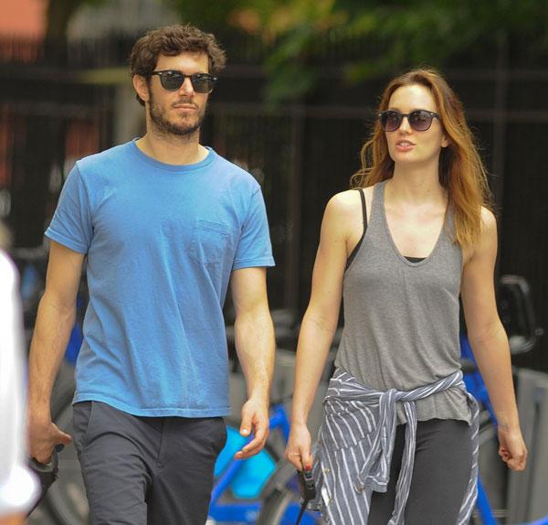 Leighton meester adam brody baby born 04