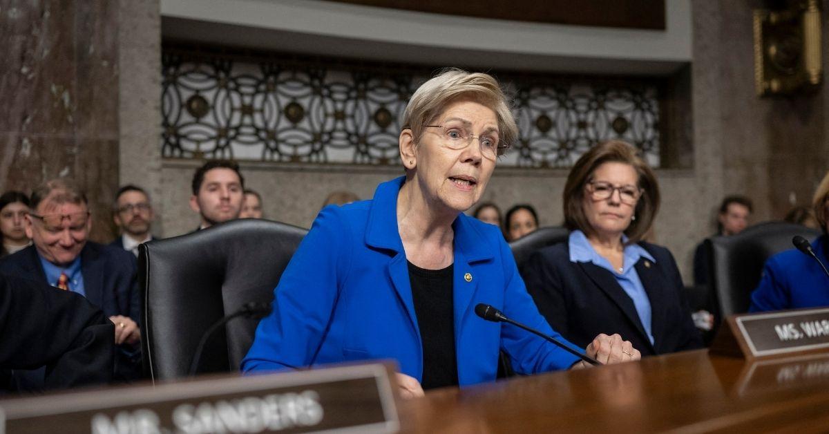 Photo of Elizabeth Warren