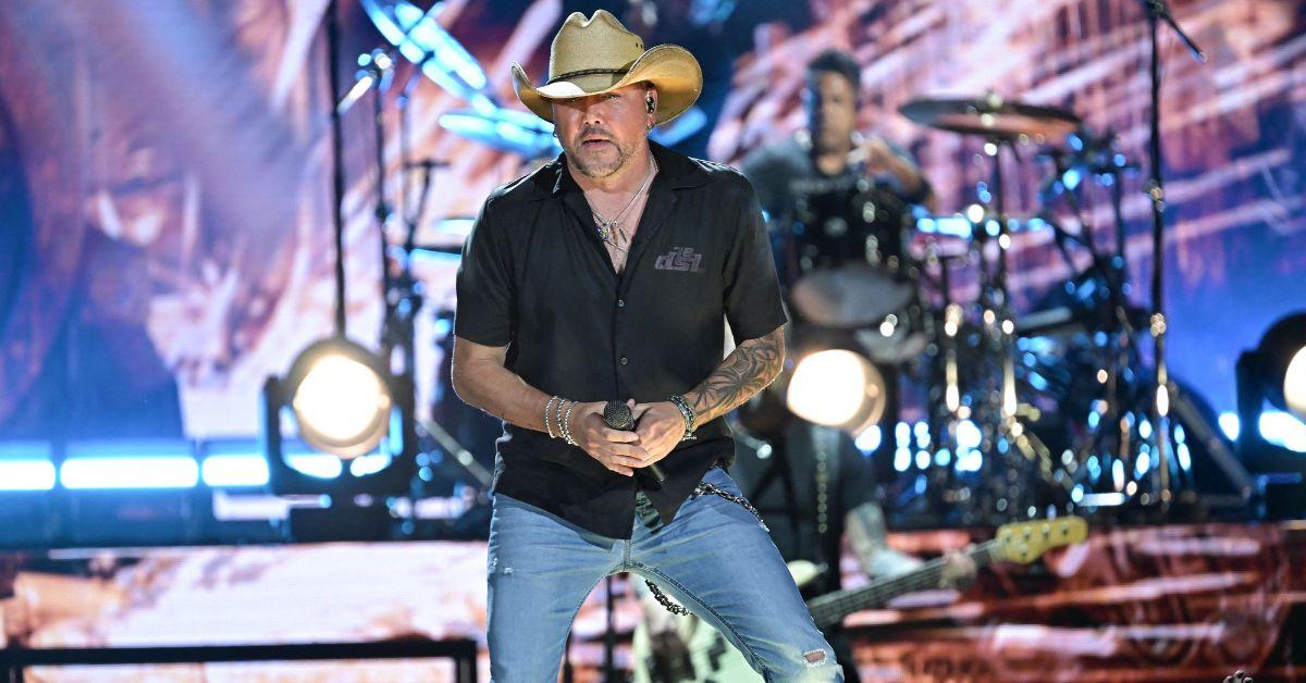 image of Jason Aldean and Tyler Farr have a longstanding friendship.