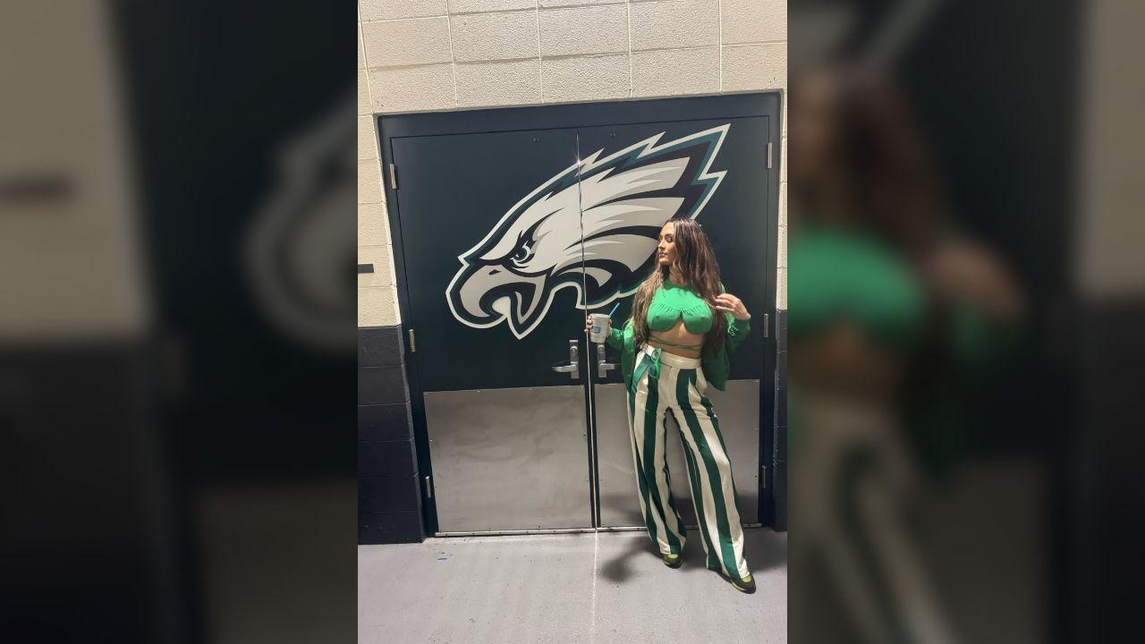 Photo of Nikki Bella stunned at the game.