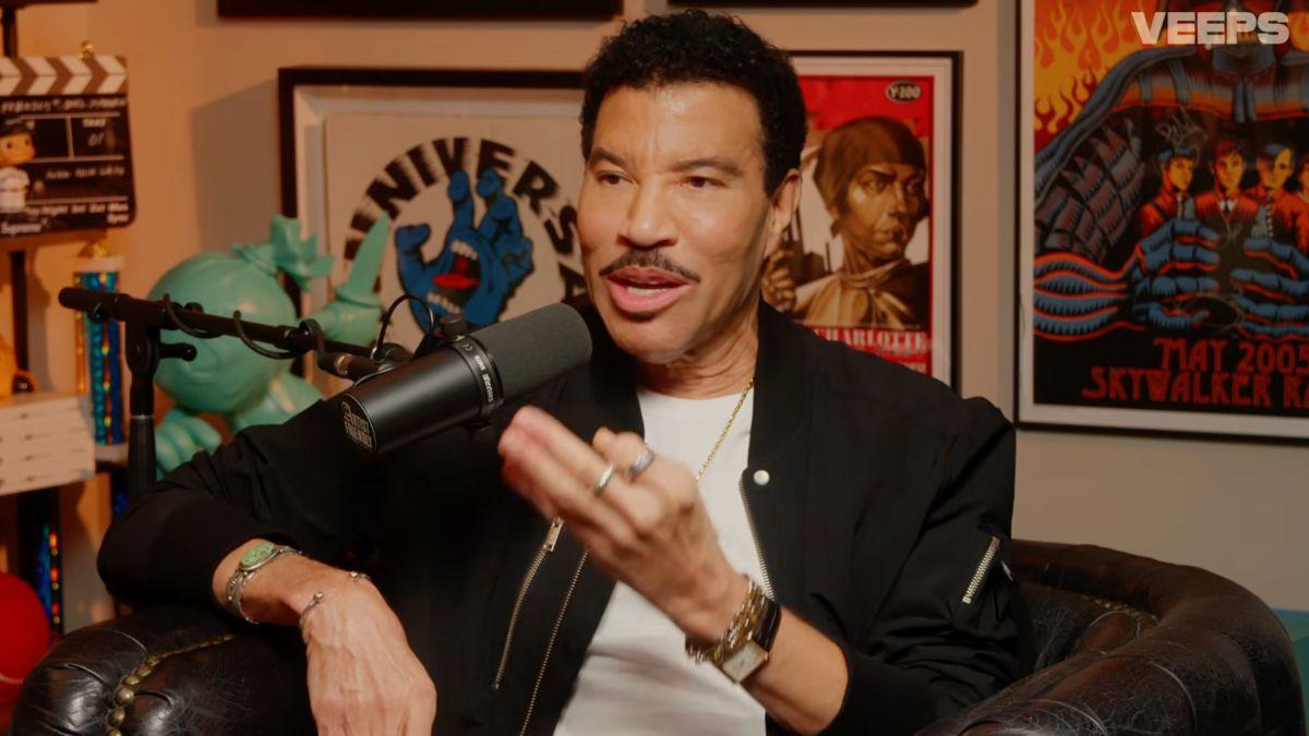 Image of Chappell Roan denied any ill will toward Jude Law's daughter.