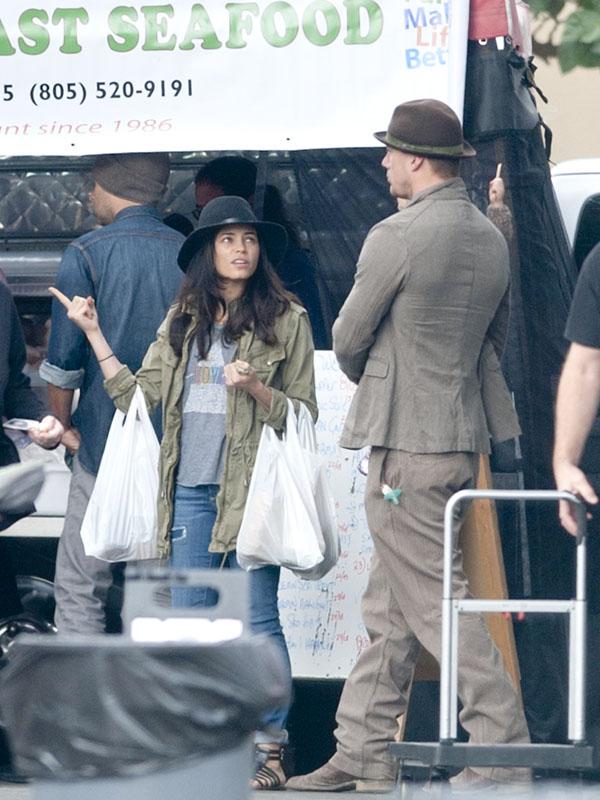 INF &#8211; Channing Tatum and his family spend time at the farmers market today