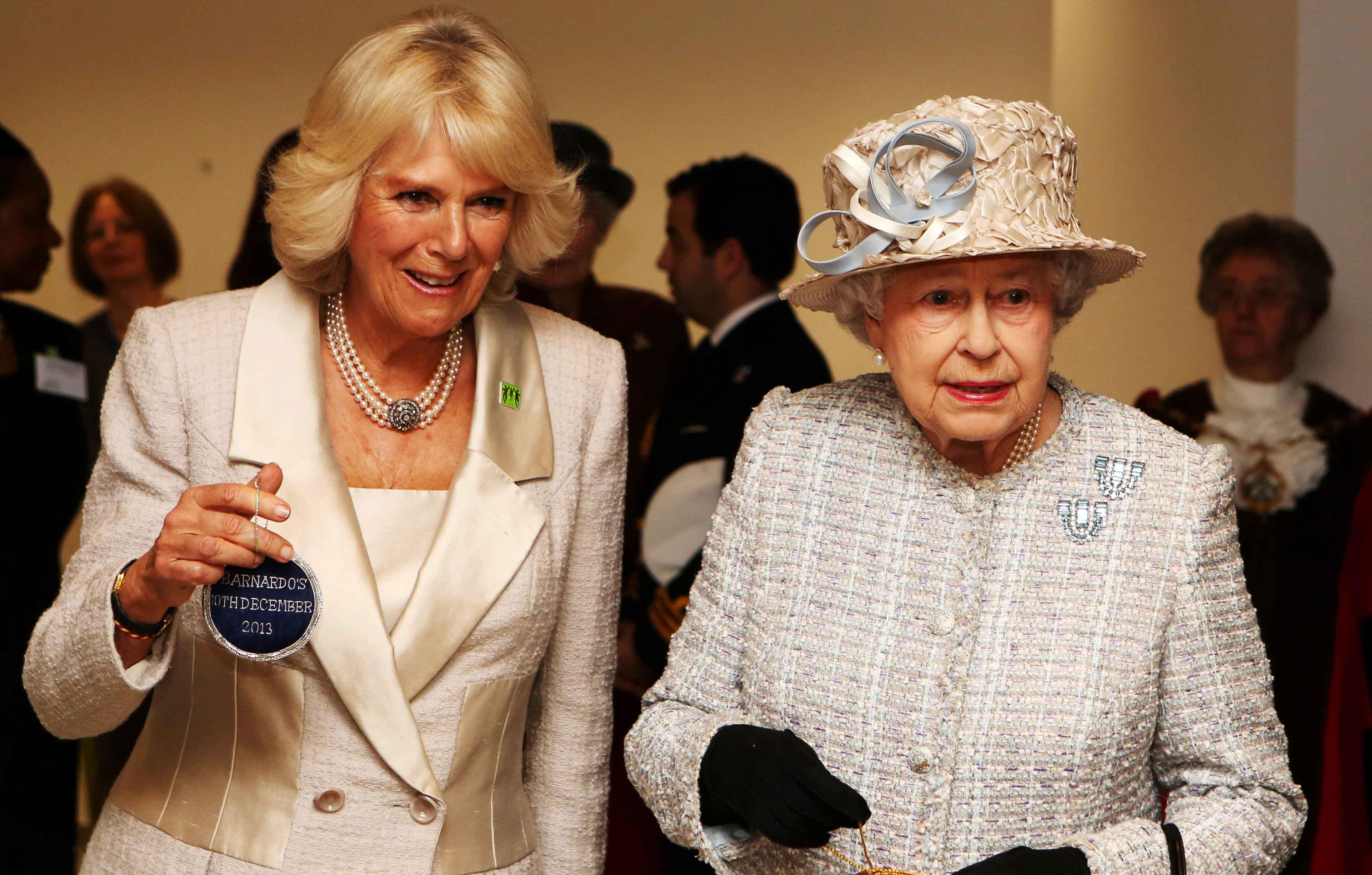 queen consort camilla was in quite a lot of pain right before queen elizabeth iis death