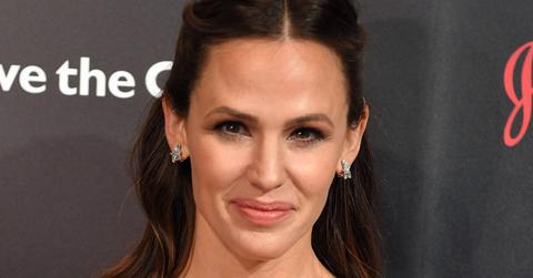 Jennifer Garner Wardrobe malfunction church