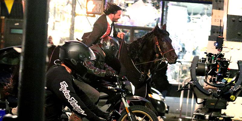 Keanu revees horseback chase motorcyle john wick 3 main