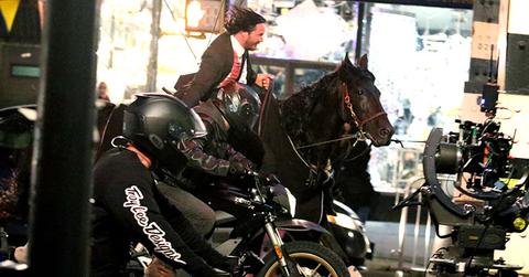 Keanu revees horseback chase motorcyle john wick 3 main