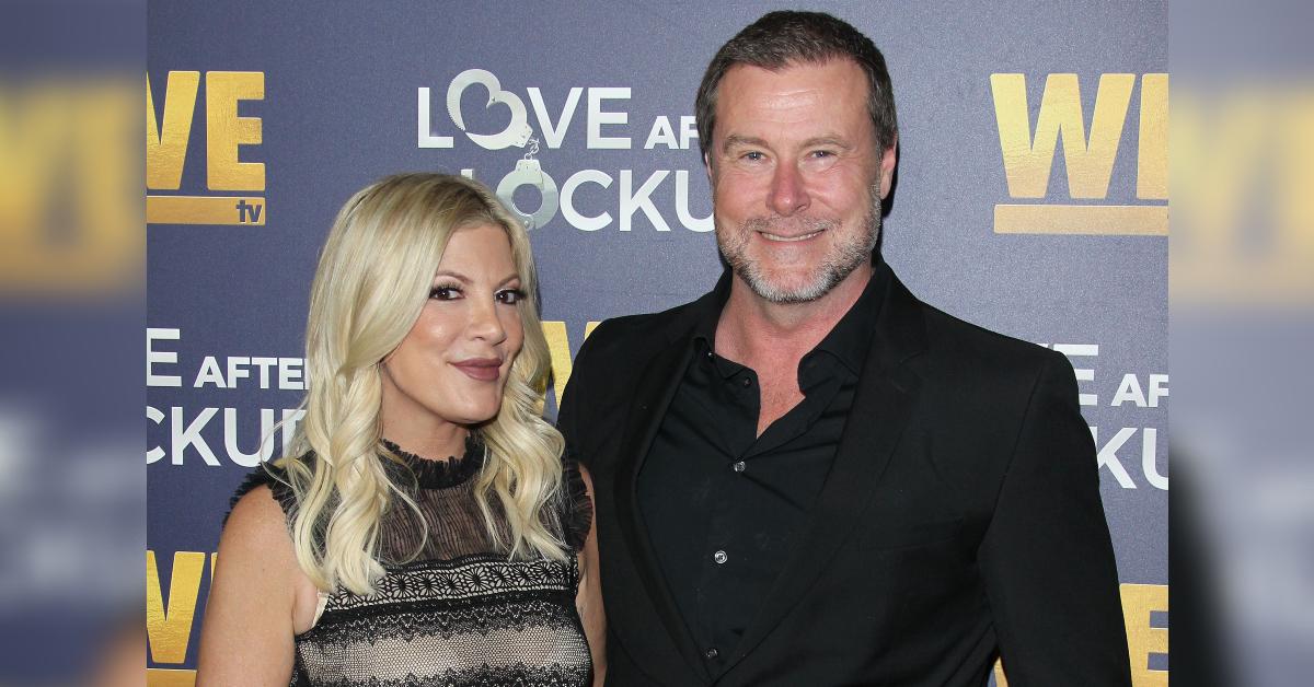 tori spelling adresses dean mcdermott absence family christmas card rumors