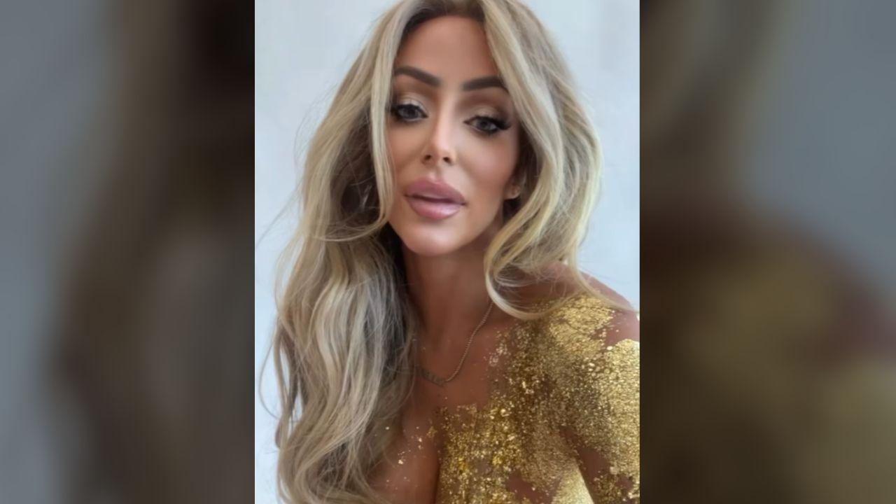 Photo of Aubrey O'Day joked that her neck was 'dragging to the floor.'