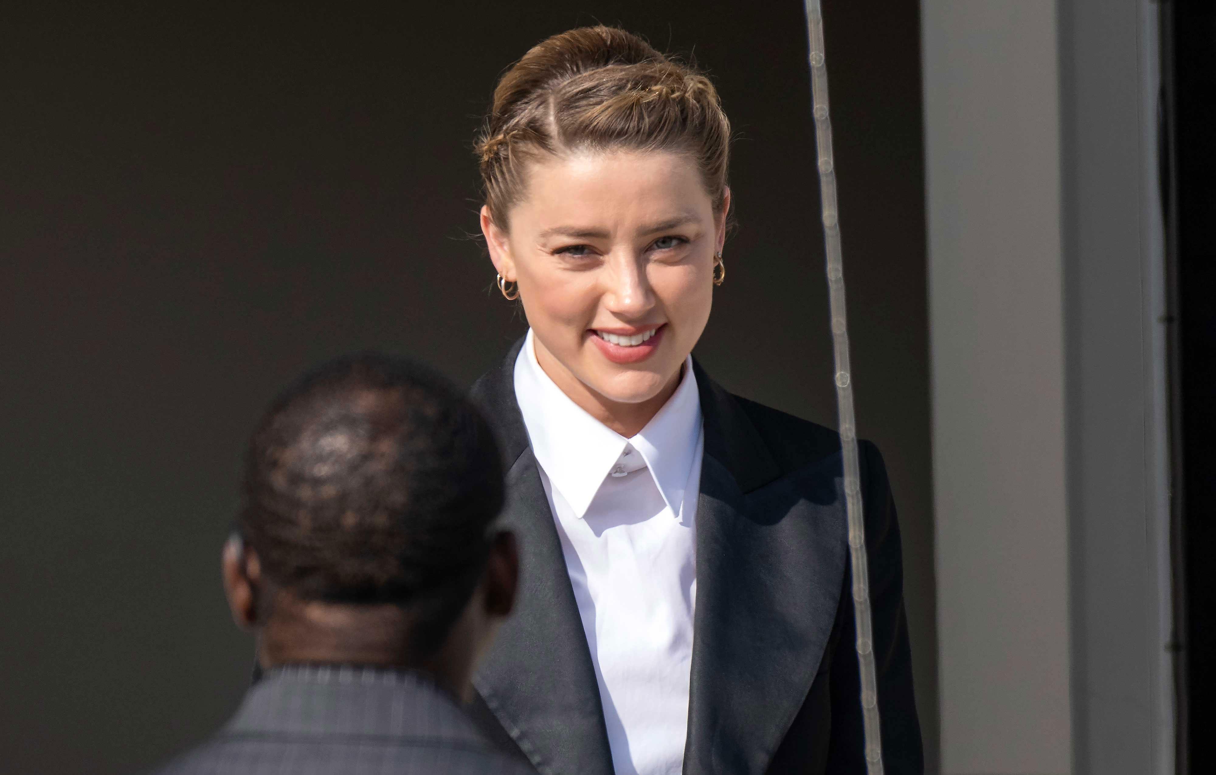 juror in johnny depps defamation trial slams amber heard wasnt buying her crocodile tears