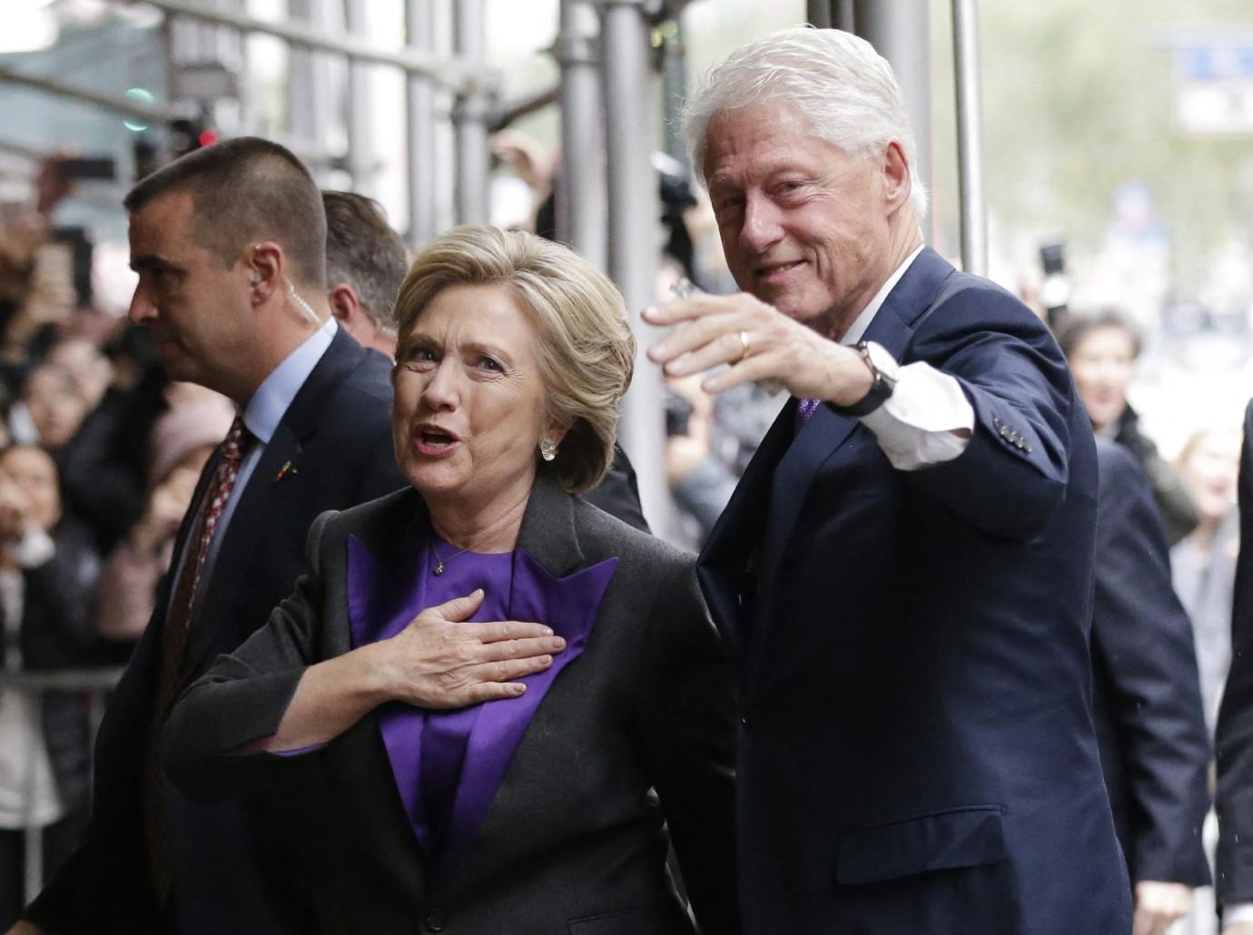 bill hillary clinton keep distance hiking hamptons