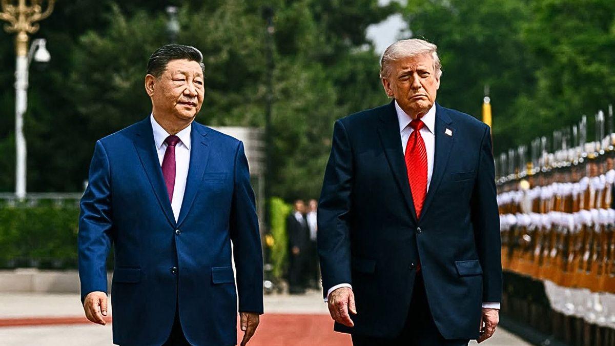 image of Donald Trump praised the Chinese president. 