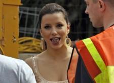 2010__03__Eva_Longoria_March2_main 225×165.jpg