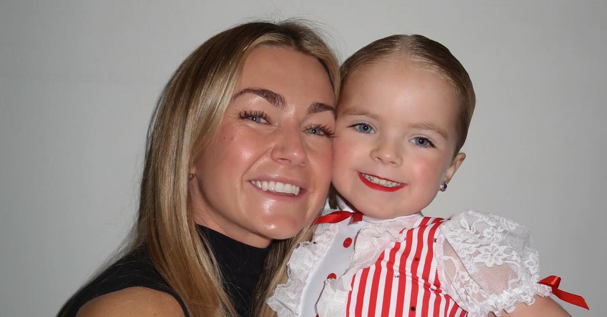 lindsay arnold obsessed daughters sage june motherhood messy