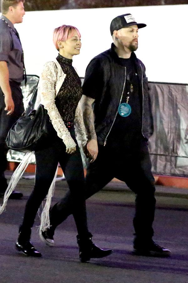 Nicole richie joel madden divorce rumors holding hands 03