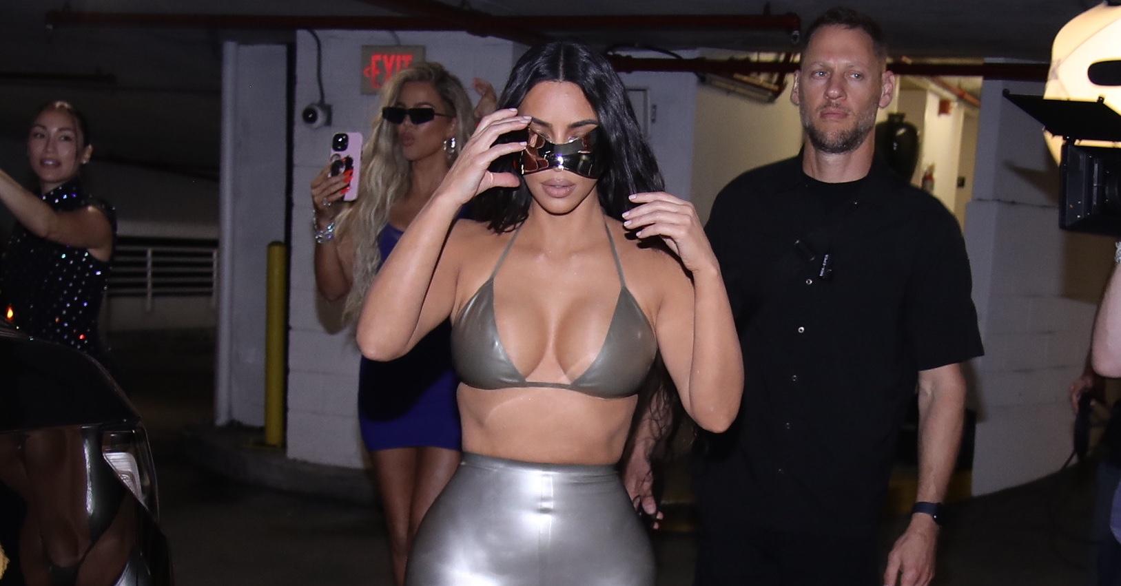 Khloé Kardashian & Kim Kardashian Stun On Miami Girls Night