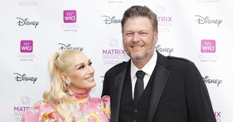 gwen stefani helping blake shelton keep new years resolution drinking