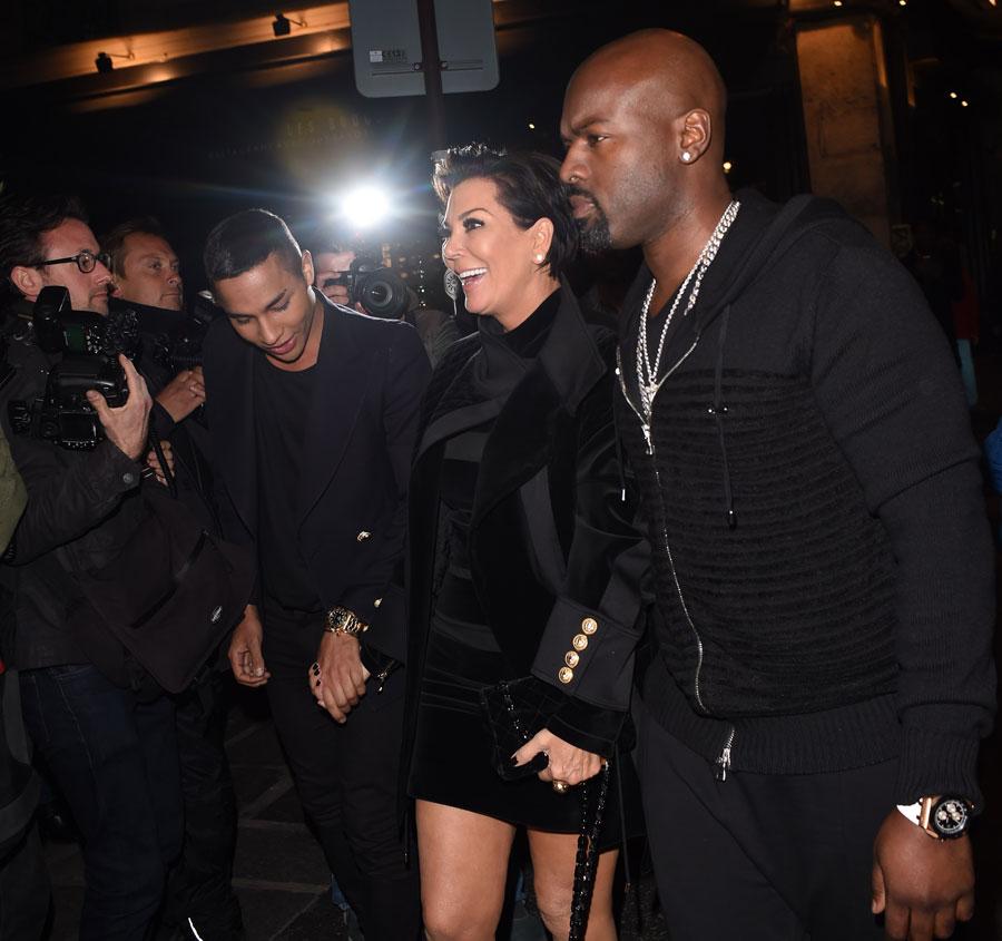 Kris jenner wardrobe malfunction short dress body 02