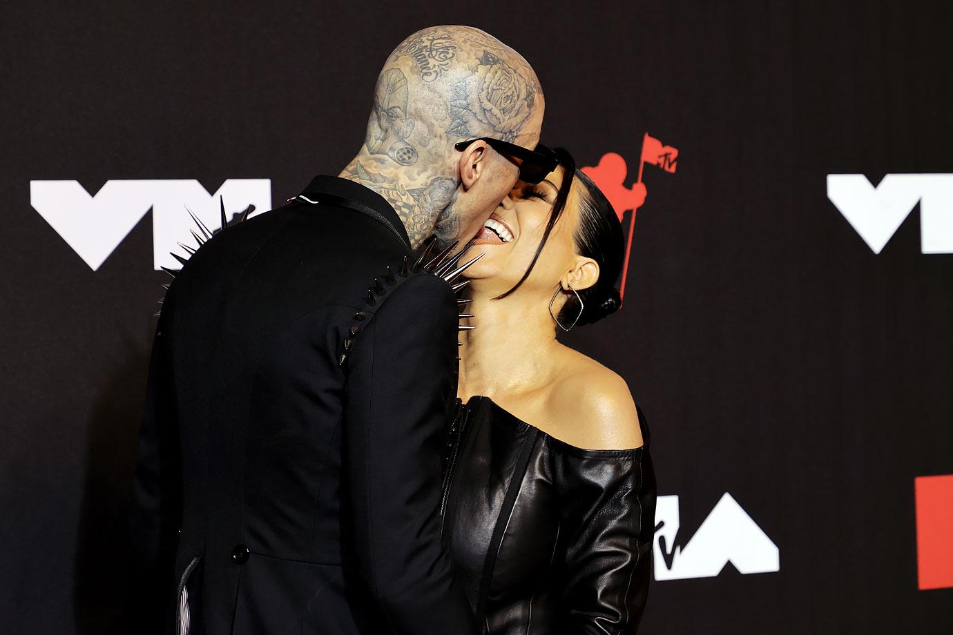 kourtney kardashian and travis barker heat up vmas in matching black outfits in first red carpet appearance as a couple ok