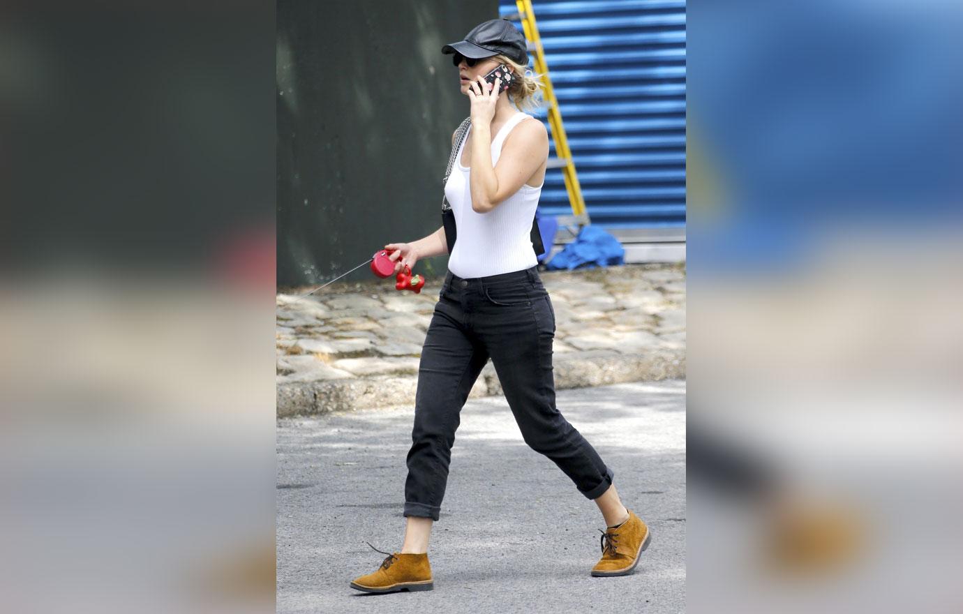 Jennifer lawrence dog walking