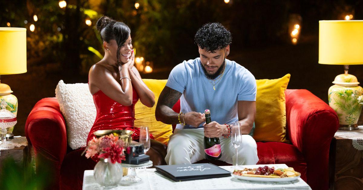 Photo of Amaya Espinal and Bryan Arenales sparked split rumors after unfollowing each other.