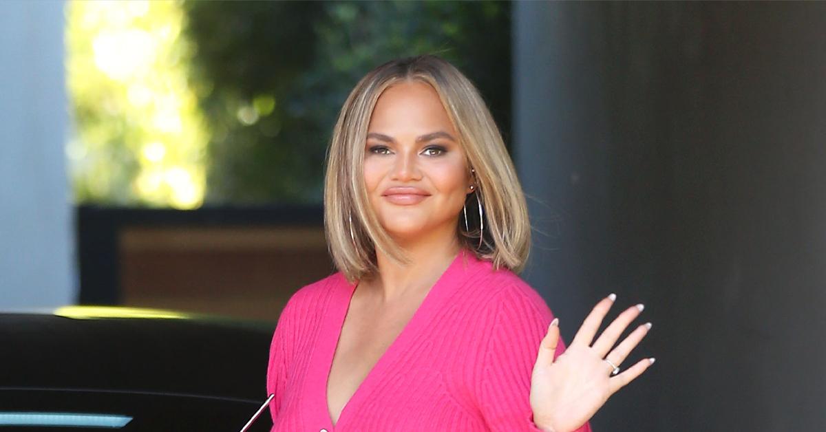 chrissy teigen flaunts new brows out on town with hubby john legend transplant cosmetic surgery pp