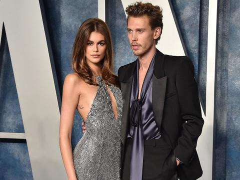 kaia gerber mixed reactions confessing loves to cry in shower