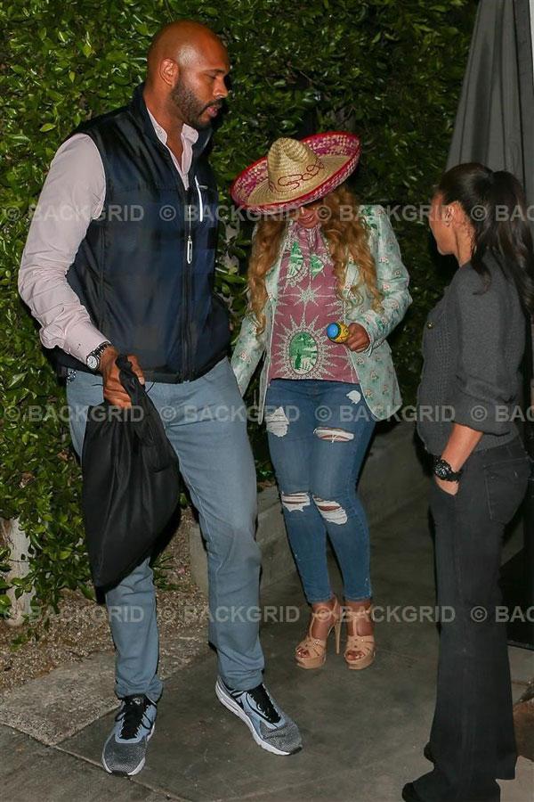 Pregnant beyonce celebrates cinco de mayo 06