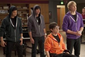 2011__02__Glee_JB_Feb16news 300×202.jpg