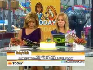 2011__04__Kathie_Lee_Gifford_Hoda_Kotb_April7newsnea 300&#215;227.jpg