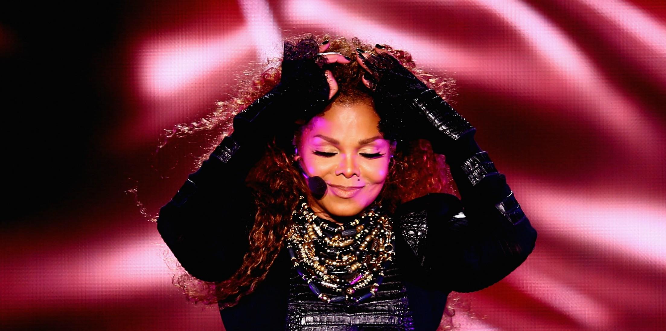 Janet Jackson Breaks Down In Tears On Stage Amid Divorce