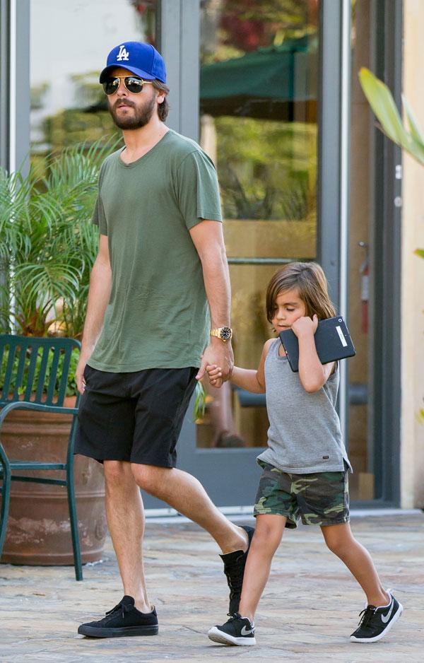 Kourtney kardashian mason disick therapy scott behavior 03